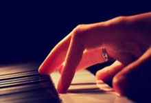 开云体育登录-德国网球队力克澳大利亚，费德勒三分雨点燃全场的精彩瞬间