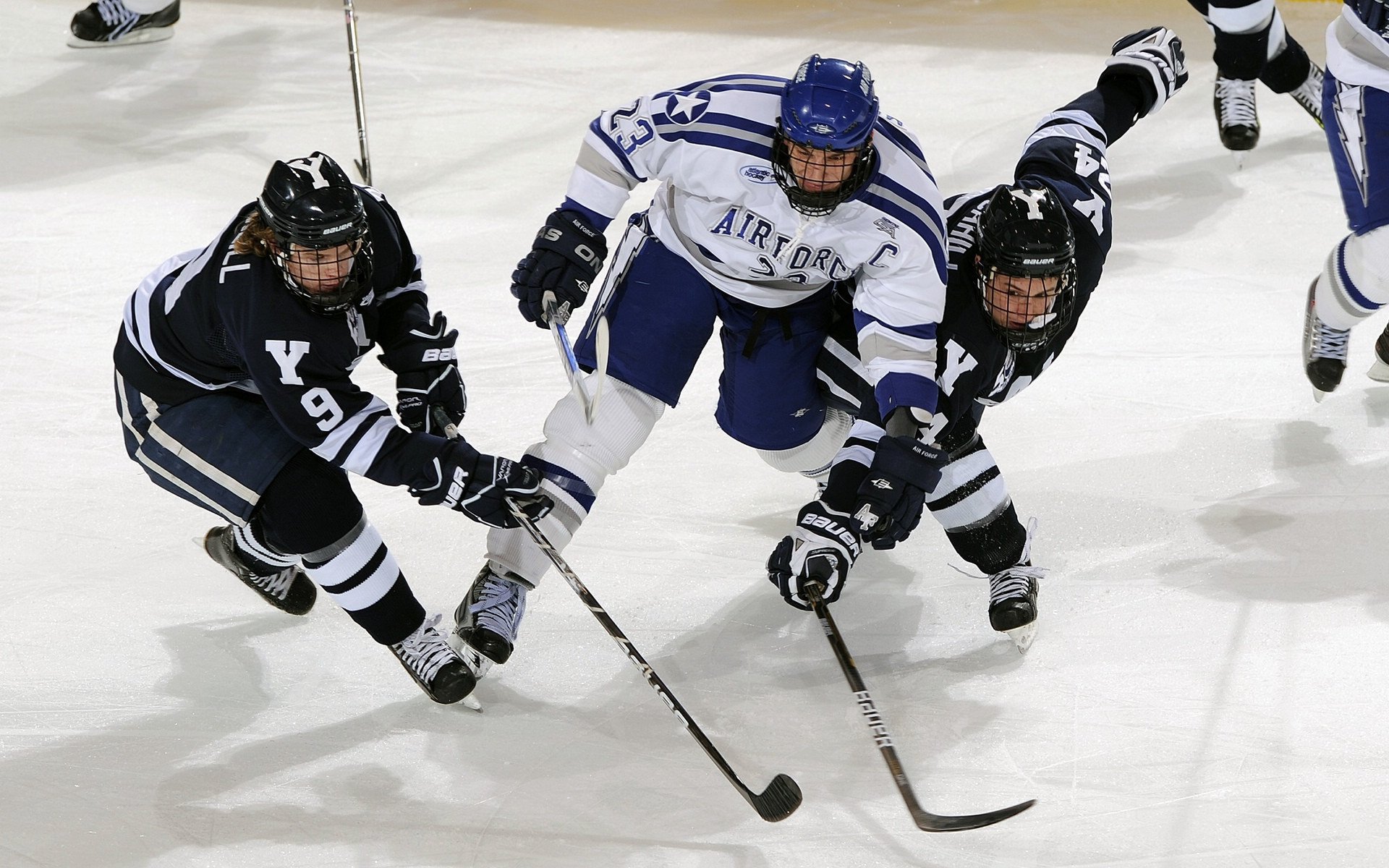 蒂亚戈一锤定音，塞内加尔全面压制厄瓜多尔锁定出线权