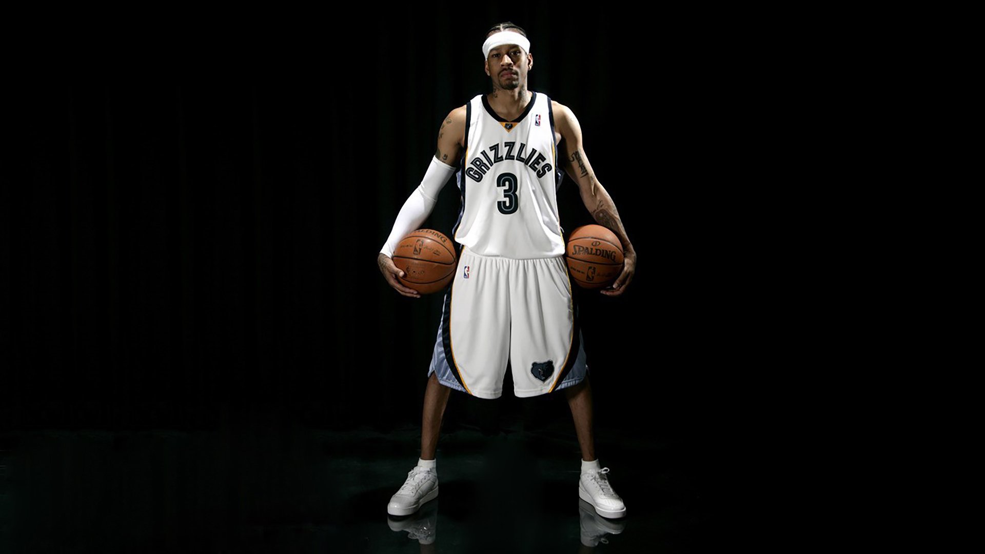 詹姆斯里程碑之夜，湖人险胜独行侠，传奇再添新章