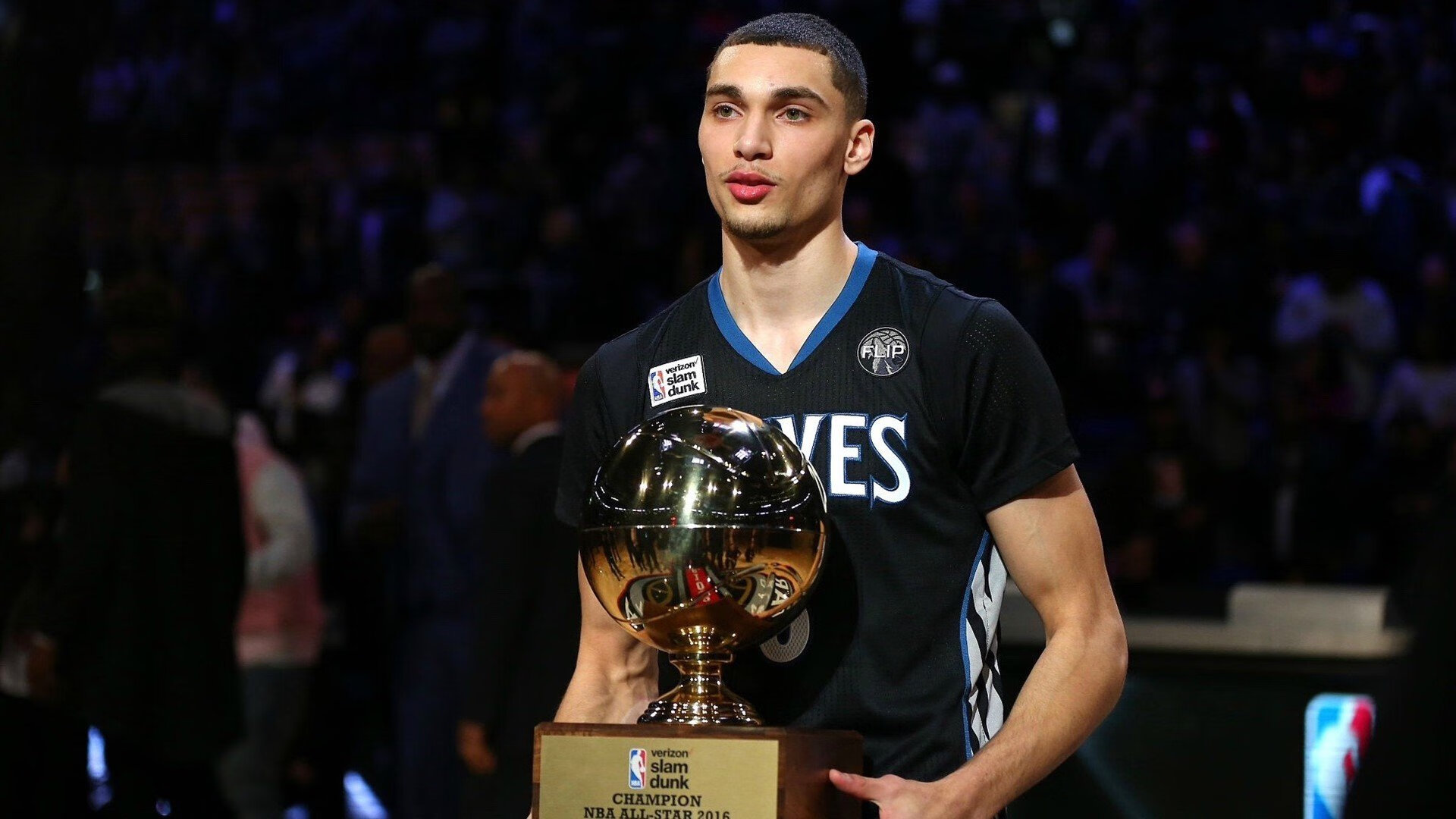 开云体育中国-当那不勒斯的蓝遇见洪都拉斯的绿，李刚仁如何用一脚传球，在足球版图上画出自己的名字