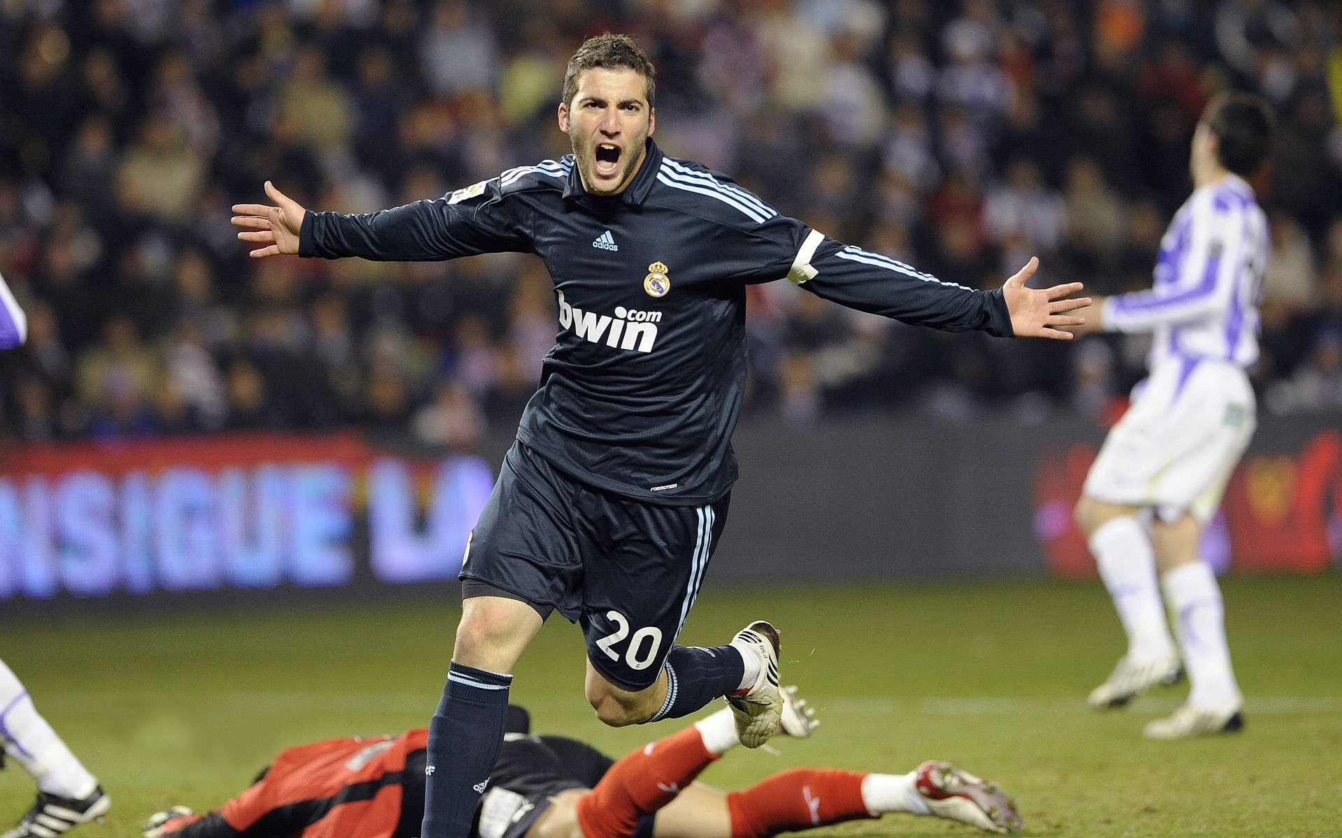 奥运周期关键战焦点战，曼城硬仗取胜多特蒙德