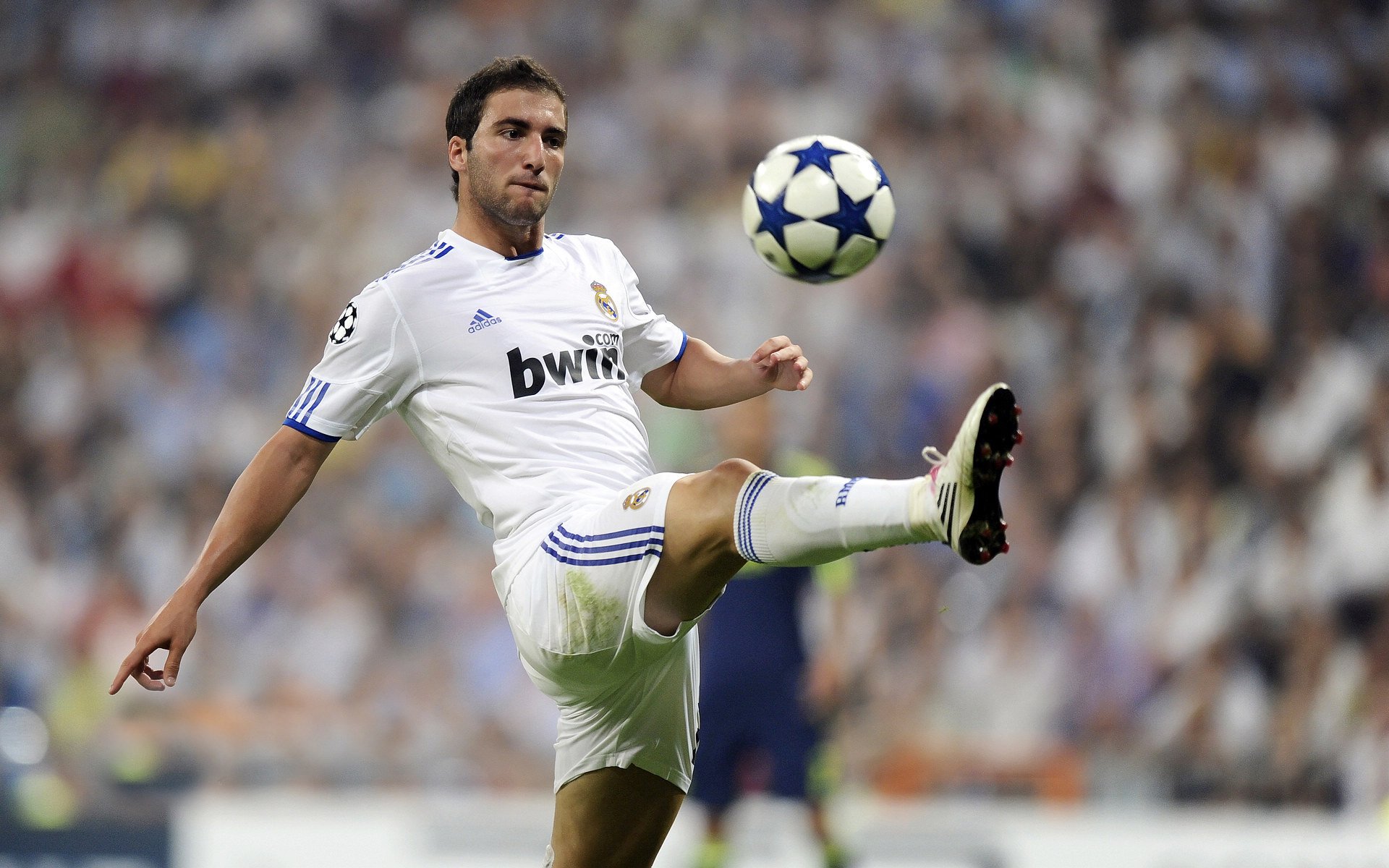 开云体育在线-阿克爆发，喀麦隆稳如磐石的胜利哲学如何攻陷马德里竞技